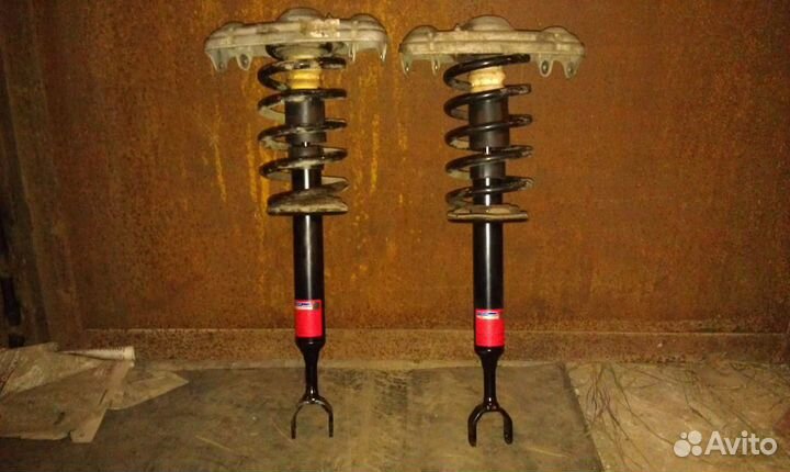 Стойки передние на Volkswagen Passat b5