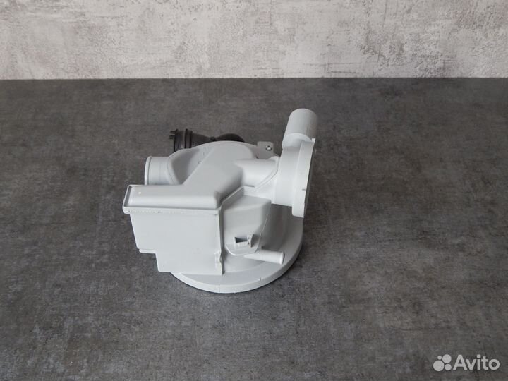 Чаша (поддон ) для пмм Indesit Ariston C00272600