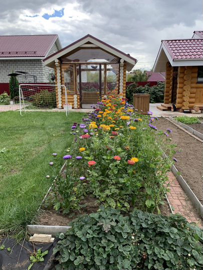 Дом 198 м² на участке 15 сот.