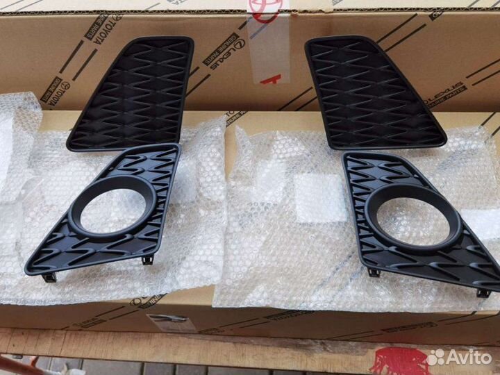 Решетки бампера Lexus Gs