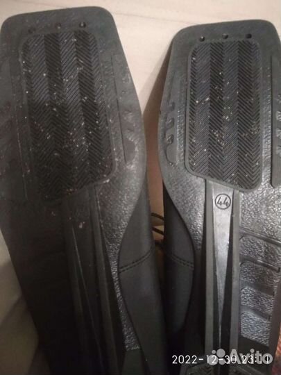 Рликовые коньки Joyskates, лыжные ботинки