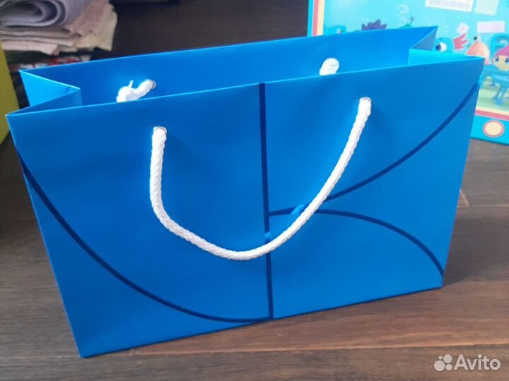 Разная упаковка: коробка лфз, пакет vk store