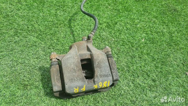 Суппорт тормозной передний правый Toyota Crown