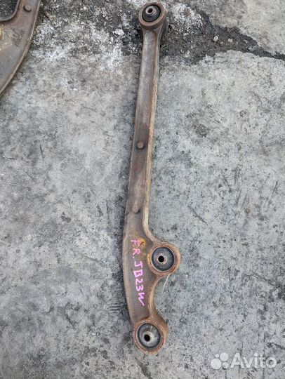 Рычаг Suzuki Jimny JB23W K6A Прав. Перед