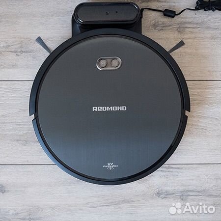 Робот пылесос Redmond RV-R650S