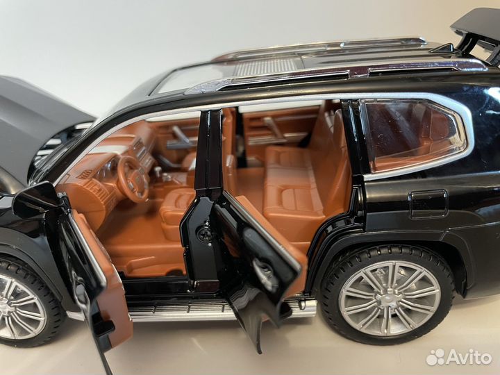 Машинка Тойота Лэнд Круизер Land Cruiser 300