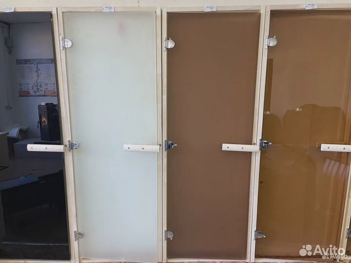 Дверь стеклянная для бани