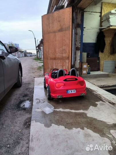 Детский электромобиль двухместный бу