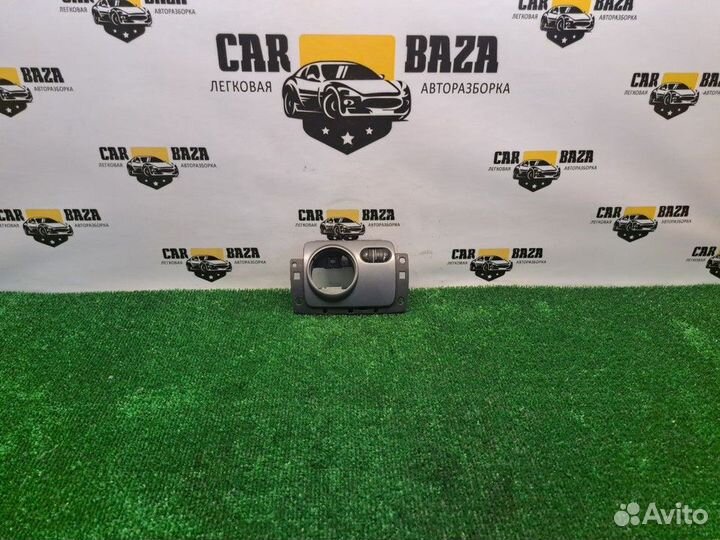 Накладка на торпедо с переключателем света фар