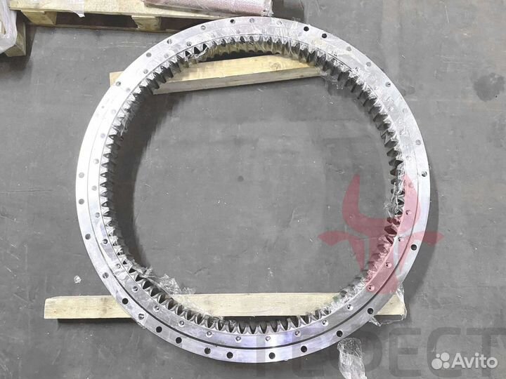 Поворотный круг Hyundai R220LC-9A 81N6-00022BG