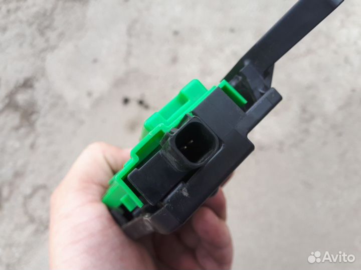 Активатор замка крышки багажника Kia Ceed JD