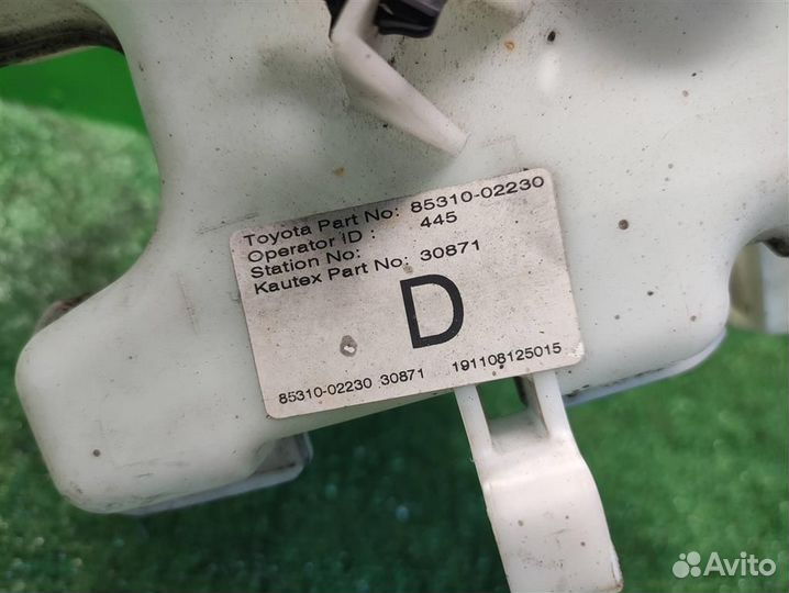 Бачок омывателя Toyota Auris E150 2009