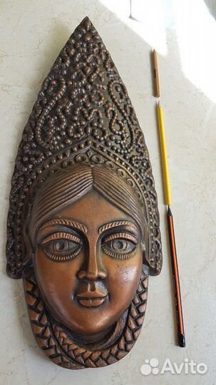 Маска настенная