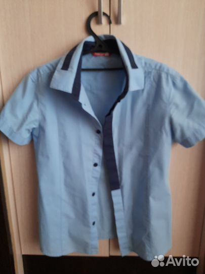 Продам рубашку для мальчика в школу