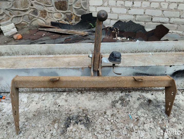 Фаркоп на гранту седан