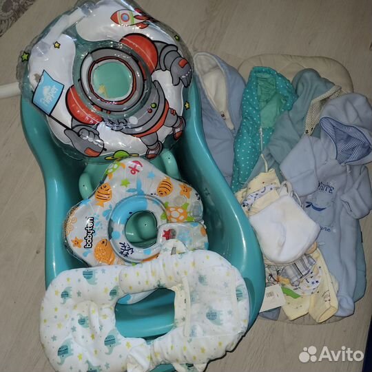 Вещи для новорожденного,ванна, комбинезон