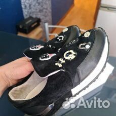 Кроссовки женские