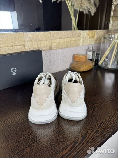 Кроссовки бежевые 37р Еконика