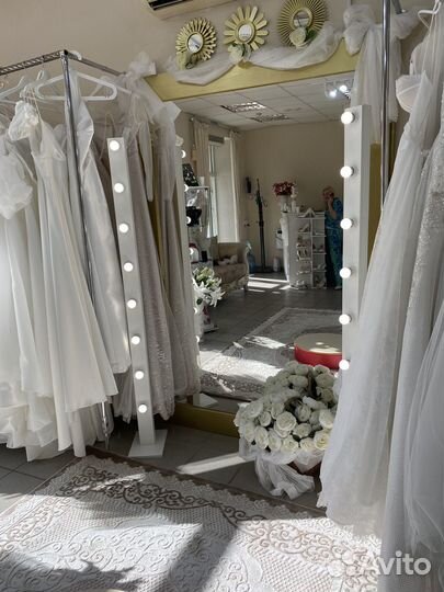 Стойка с лампочками