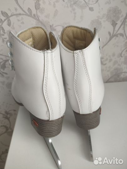 Фигурные коньки проф. riedell 4 - (22.5 см)