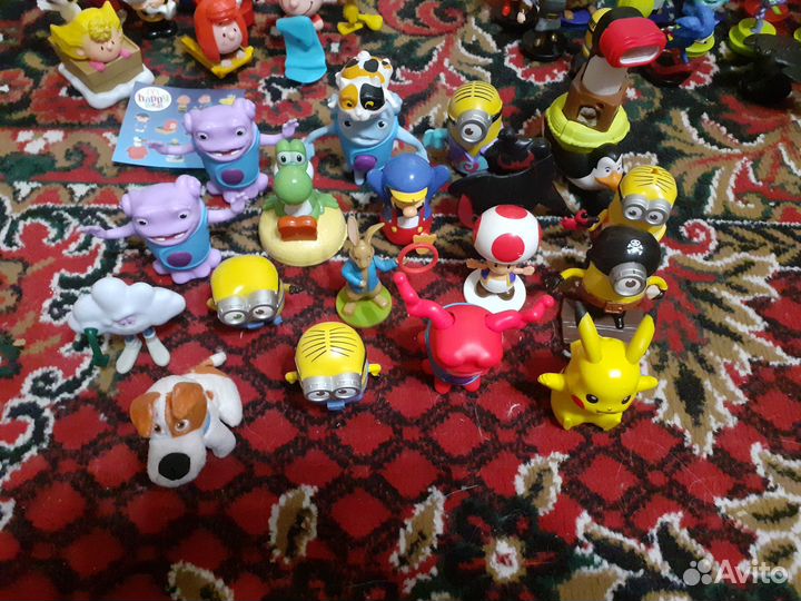 Игрушки из макдональдса и кинотеатра