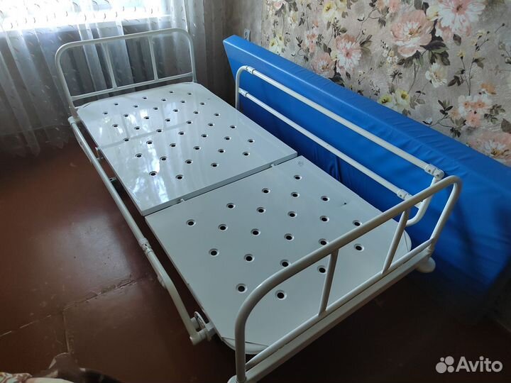 Медицинская кровать для лежачих больных