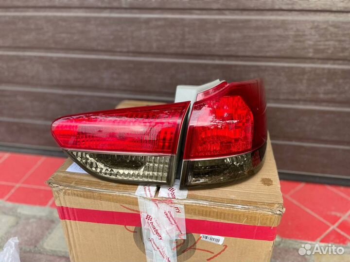 Фонари задние Toyota wish