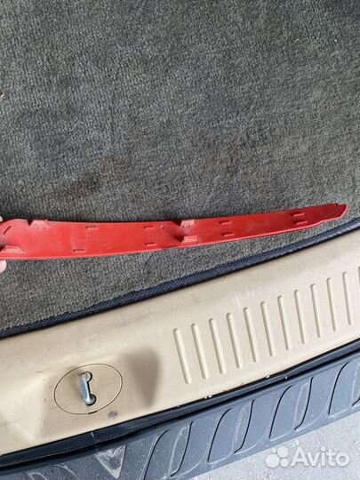 Деодный задний левый фонарь и катафот