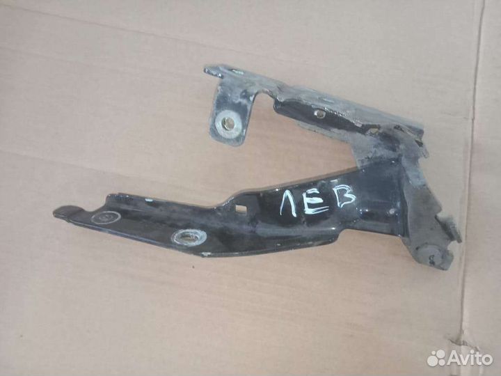 Петля капота Infiniti m35.Nisan fuga y50