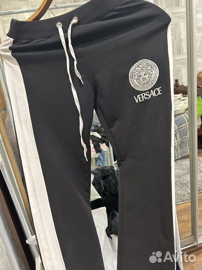 Спортивный костюм женский