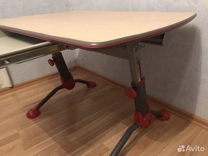 Детская растущая парта письменный стол