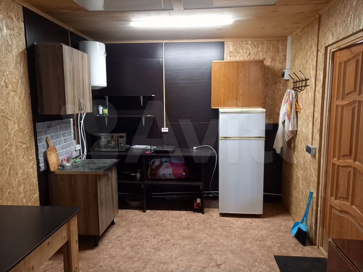 Дом 36 м² на участке 100 сот.