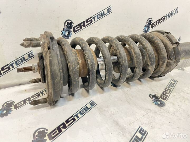 Амортизатор передний правый Jeep Grand Cherokee