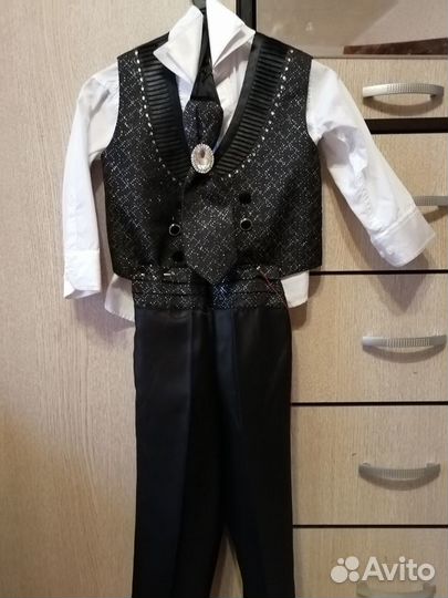 Нарядный костюм