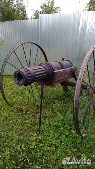 Декоративная Пушка и Старинный чугунный утюг