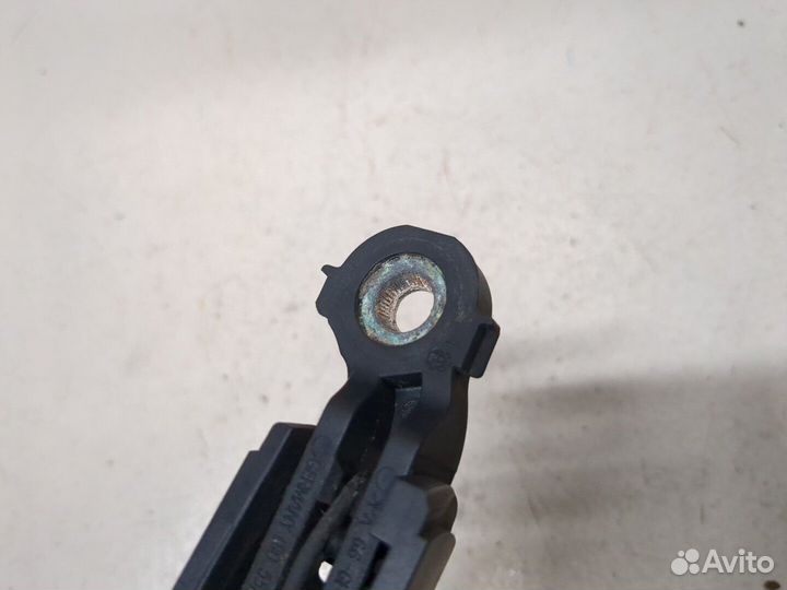 Щеткодержатель Volkswagen Touran, 2003