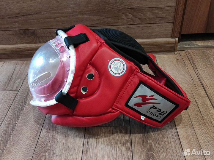 Шлем для единоборств