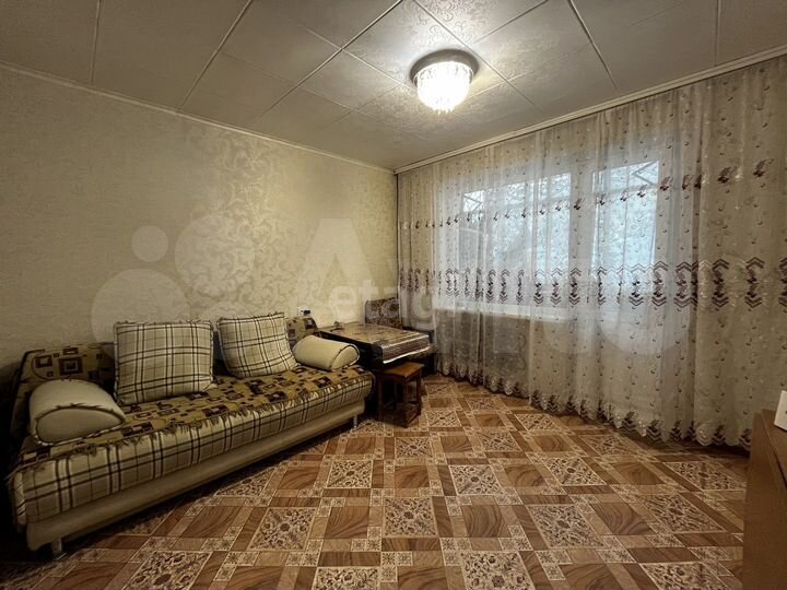 2-к. квартира, 42 м², 1/9 эт.