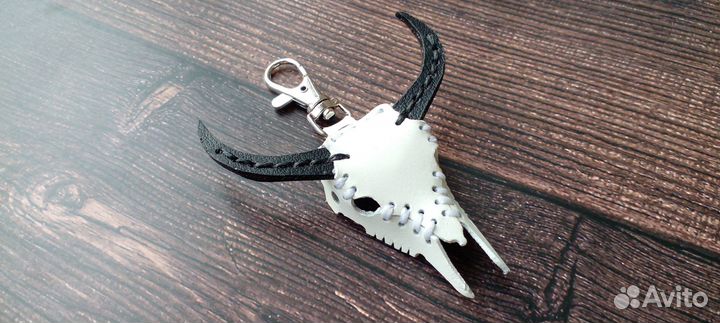 Брелок из натуральной кожи Череп быка