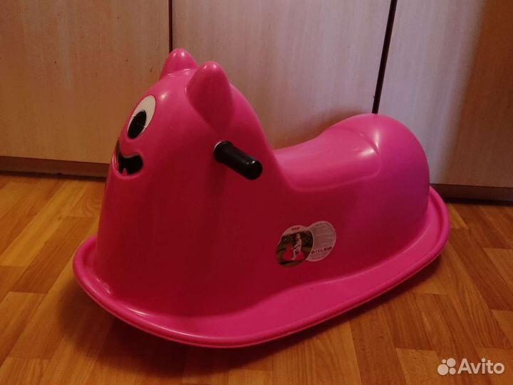 Детская качалка гусеничка розовая