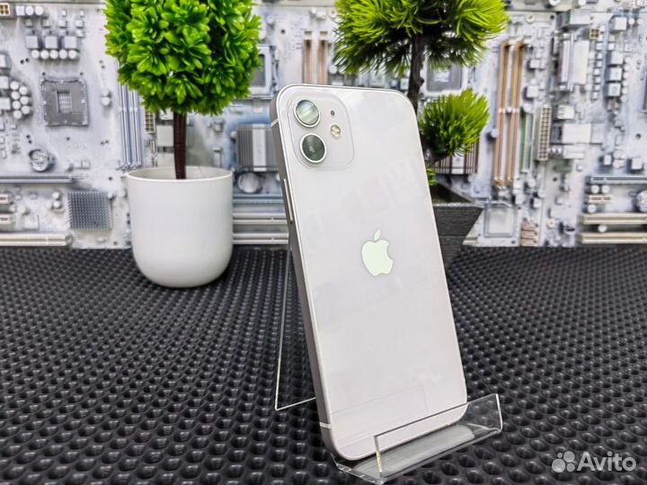 iPhone 12, 64 ГБ