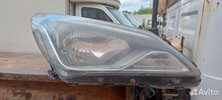 Фара на hyundai solaris 2014
