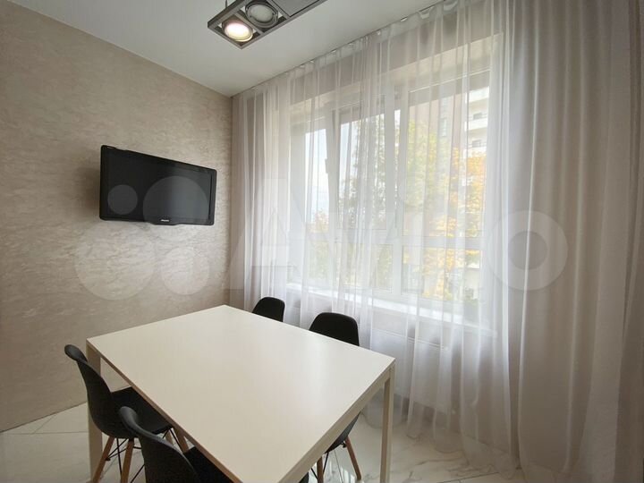 4-к. квартира, 90 м², 3/20 эт.