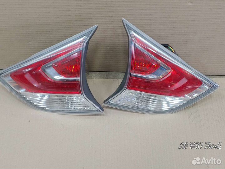 Фонарь задний внутренний nissan X-treil T32