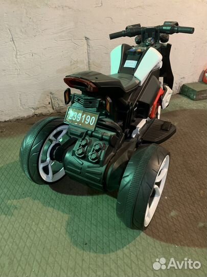 Детский электромобиль