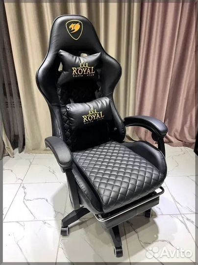 Компьютерное геймерское (игровое) кресло с подстав