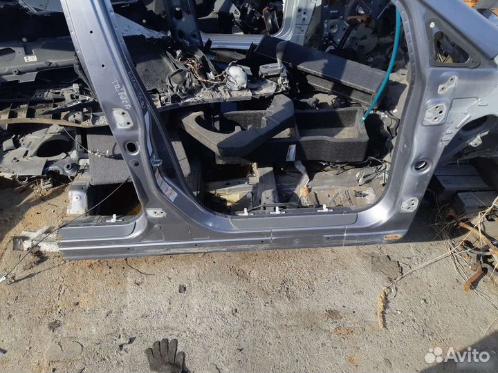 Порог правый Subaru Tribeca B9 W10