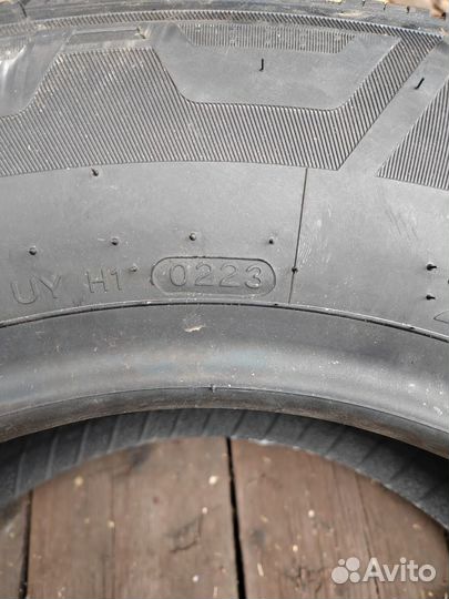 Hankook Vantra ST AS2 RA30 225/70 R15C 112S