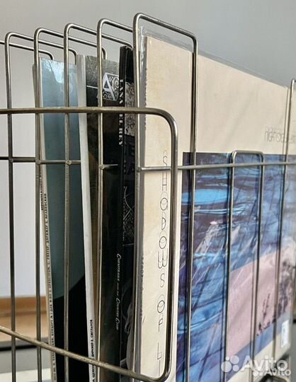 Подставка для виниловых пластинок