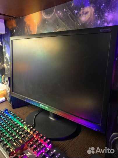 Монитор Samsung syncmaster e2220